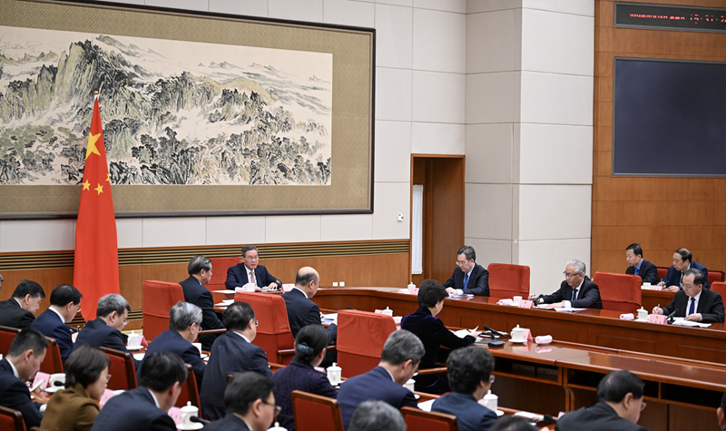 李強主持召開(kāi)國務(wù)院第三次全體會(huì )議 討論《政府工作報告》稿 對做好開(kāi)年工作進(jìn)行動(dòng)員