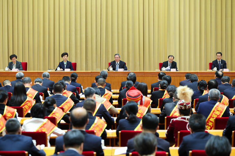 習近平對民政工作作出重要指示：加強普惠性基礎性兜底性民生建設 積極主動(dòng)為人民群眾做好事辦實(shí)事解難事