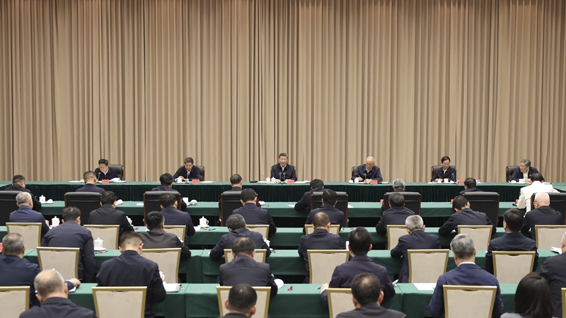 習近平在聽(tīng)取海南省委和省政府工作匯報時(shí)強調：緊緊圍繞建設“三區一中心”的戰略定位 奮力譜寫(xiě)中國式現代化海南篇章